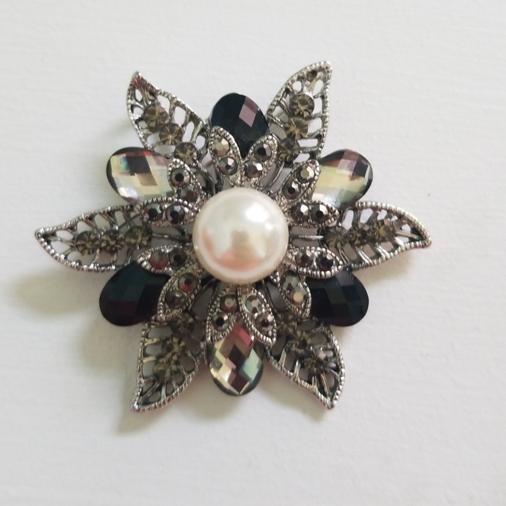 Premier Designs  pendant or brooch
